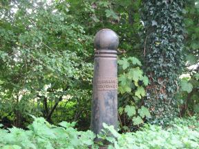 Greenwich Meridian Marker; England; Hertfordshire; Old Hall Green